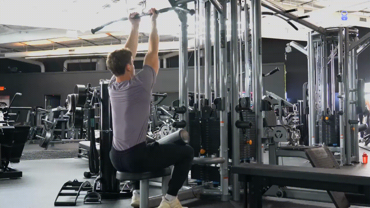 Animated demonstration of the Close Grip Lat Pulldown